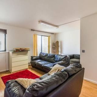 2 Bed Flat, Pelling Street, E14 - Photo 1