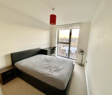 Fulneck Place, London - Photo 4