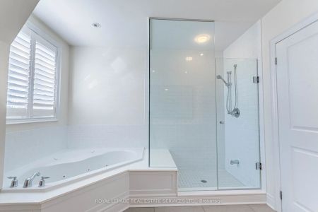 Condo Townhouse For Lease | W9245254 - Photo 3