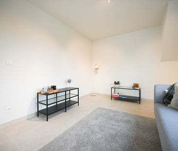 Stijlvol en energiezuinig gerenoveerd duplexappartement in kleinsch... - Photo 5