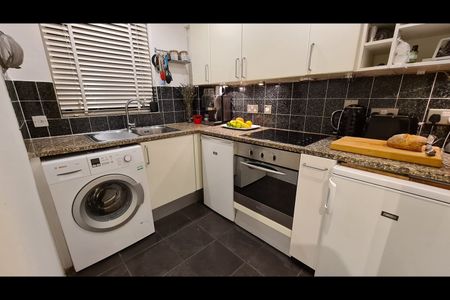 1 Bed Semi-Detached House, Abbey Gardens, SE16 - Photo 4