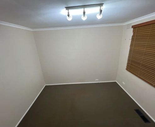 Murrumbeena - Photo 1