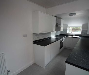 2 bed End of Terrace House - Photo 3
