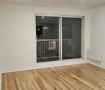 Logement 5 1/2 spacieux à louer sur la rue Des Ormeaux (Anjou) – Di... - Photo 4