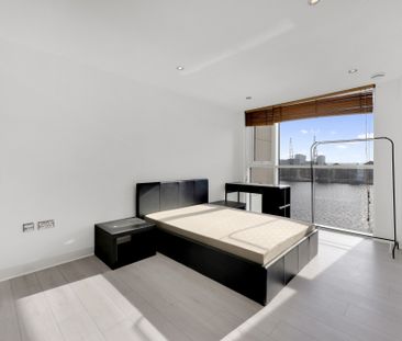 Stunning 2 Bedroom Apartment with Dual Aspect Views at Coral Apartm... - Photo 2