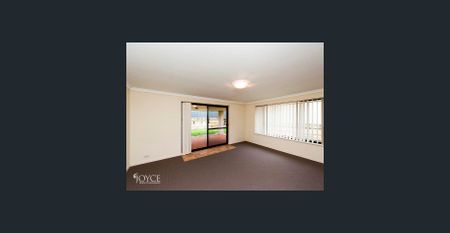 Spacious Family Home! - Photo 3