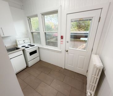 For Lease - 2469 Queen Street Unit# 1, Toronto, Ontario - Photo 2