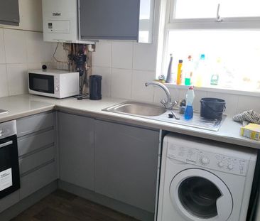 1 Bed Flat, Imperial Drive, HA2 - Photo 5