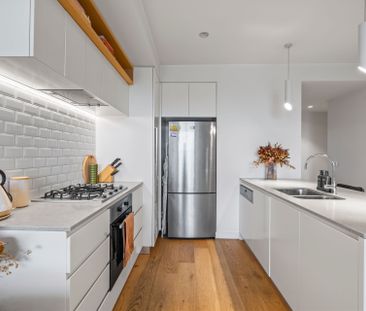 Stylish Apartment in an excellent Location! - Photo 4