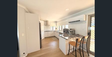 4 Bedroom family home in modern location! - Photo 3