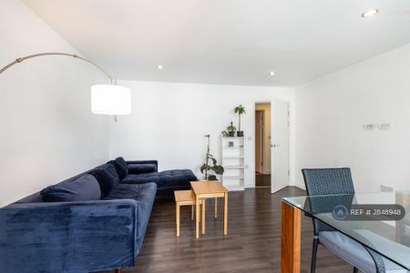 2 bedroom flat to rent - Photo 2