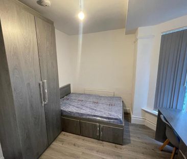 7 bedroom townhouse to rent - Photo 5