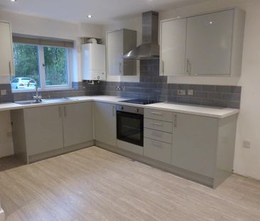 2 bedroom terraced house to rent - Photo 4