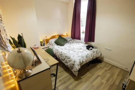 4 bedroom property to rent - Photo 3