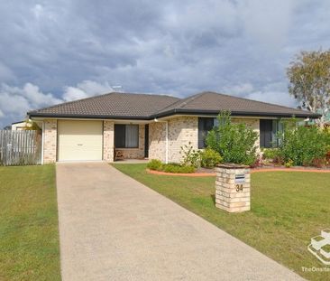 4 Bedroom Home with Pool & Shed - Photo 3