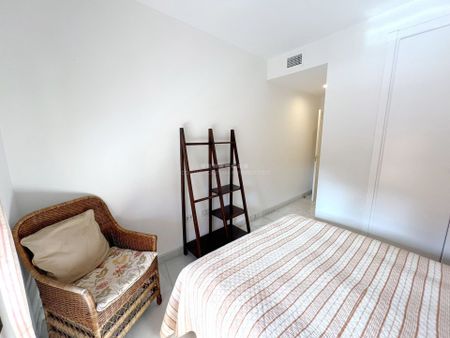 Fantástico apartamento a pocos metros de la playa en Hacienda del Sol, Estepona - Photo 4