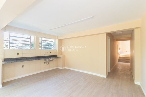Casa com 4 quartos e 250m² para alugar em Campo Novo, Porto Alegre. - Photo 1