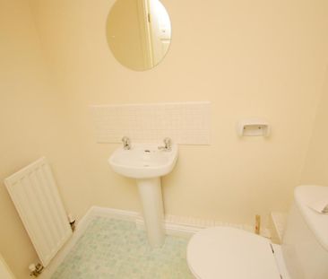 4 bedroom semi-detached house to rent - Photo 5