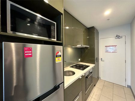 904/33 Clarke Street - Photo 3