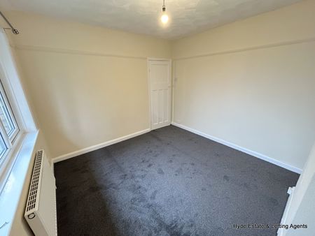 Grange Grove, Whitefield, Manchester, M45 6EE - Photo 4