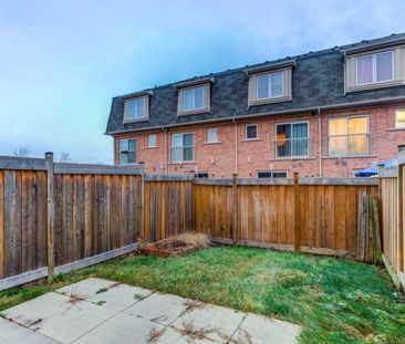 For Lease - 5 Burtonbury Lane, Ajax, Ontario - Photo 2