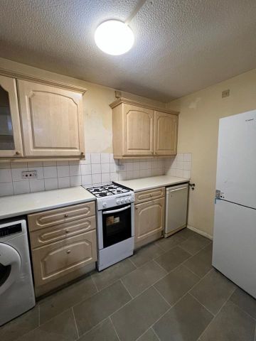 2 bedroom semi-detached house to rent - Photo 4