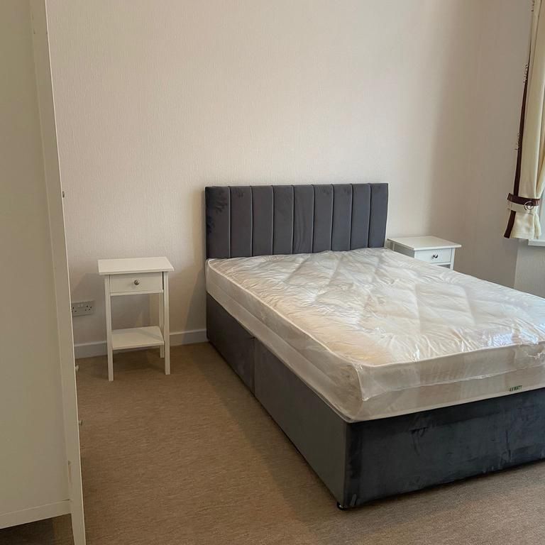 4 bedroom terraced house to rent - Photo 1