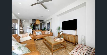 Sunshine Cove Waterfront Living at it's Best ! - Photo 4