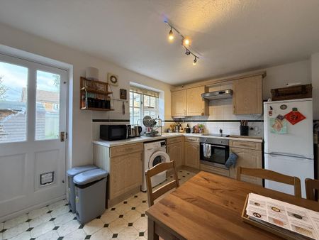 2 bedroom terraced house to rent - Photo 4