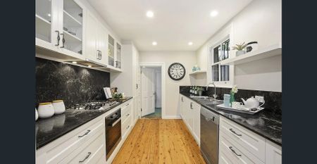 Charming Terrace in Prime Newtown - Photo 2