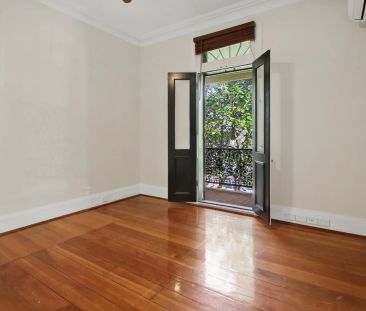 Location & lifestyle - Photo 1