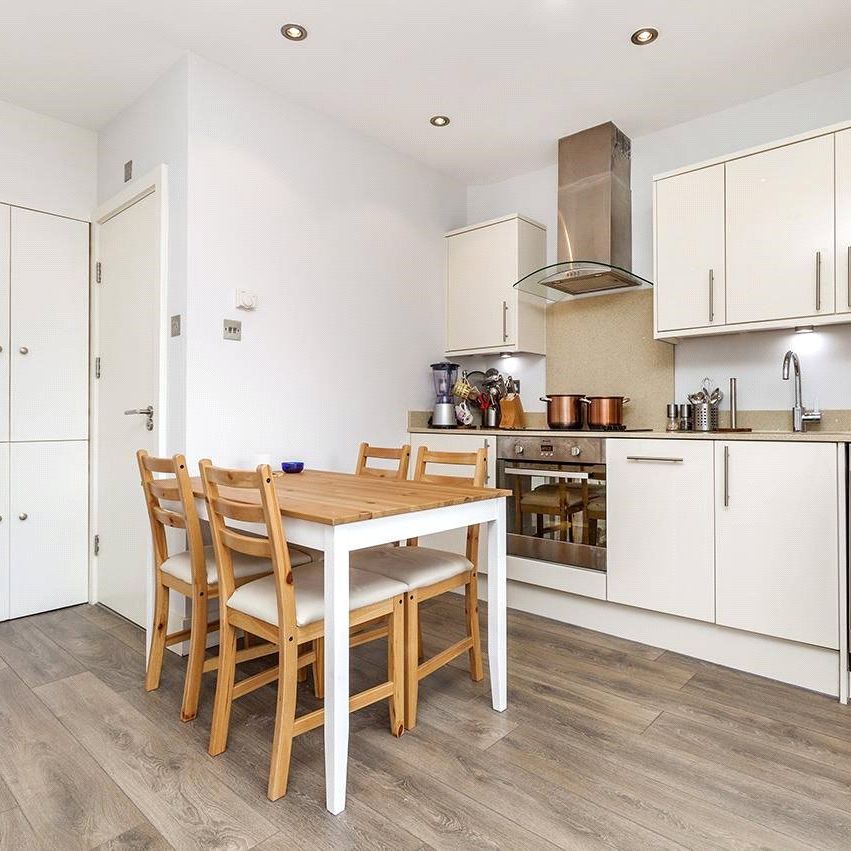 Holden Road, Whetstone, London - Photo 1