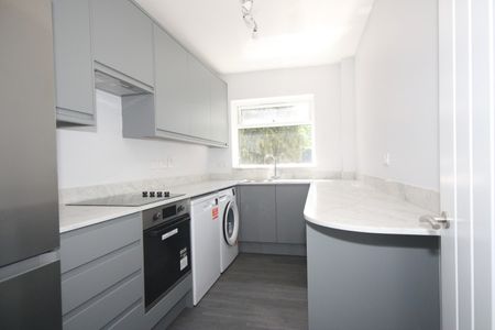 Alwyne Court, Woking - Photo 4