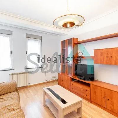 Alquiler de piso en Calle Coronel Bobes - Photo 1