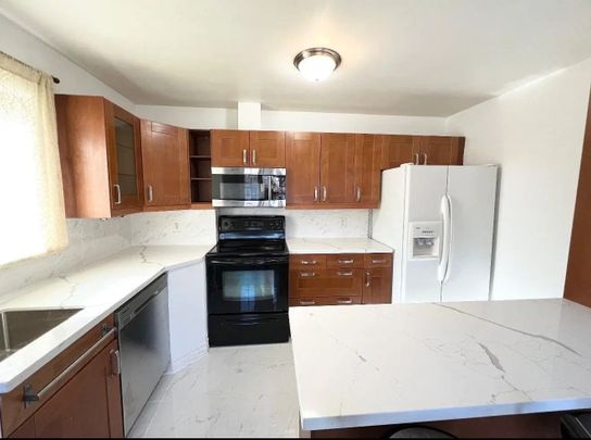For Lease - 78 Tormore Drive Unit# Main Fl, Richmond Hill, Ontario - Photo 1