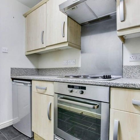 Queens Crescent - Photo 1