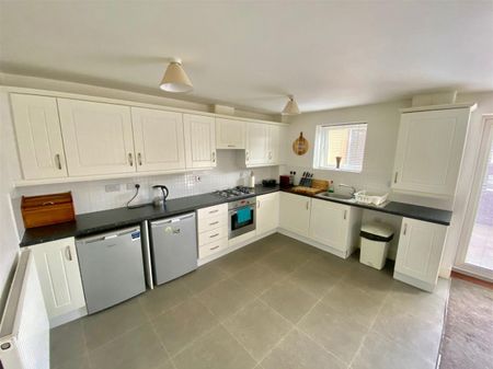 Tynemouth Pass, Staiths, Southbank - Photo 5