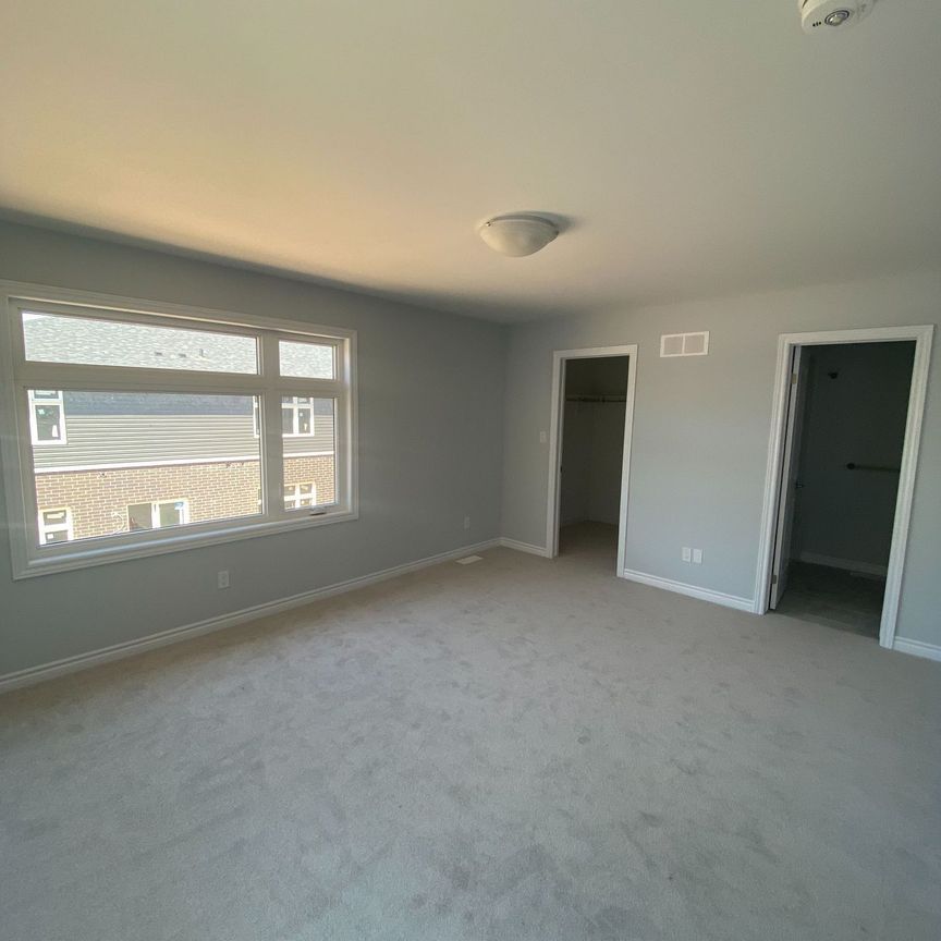 For Lease - 5672 DORCHESTER Road Unit# 37, Niagara Falls, Ontario - Photo 1
