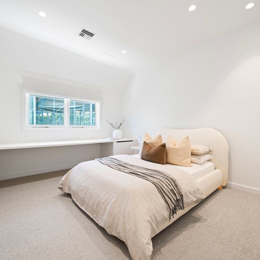 Watsons Bay Dream Rental - Poolside Living Steps from Ferry and Beaches. - Photo 1