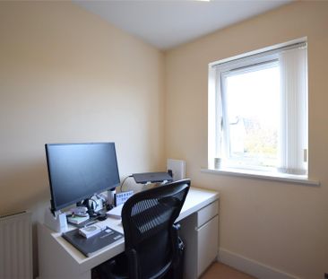 September Courtyard, The Staiths, Gateshead, NE8 - Photo 5