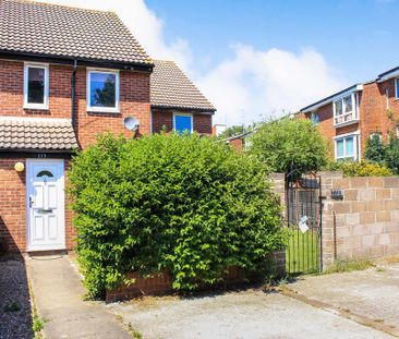 2 bedroom terraced house to rent - Photo 1