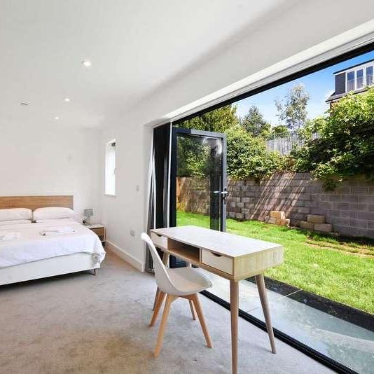 Sabir Court, Crescent Road, Temple Cowley **student Property, OX4 - Photo 1