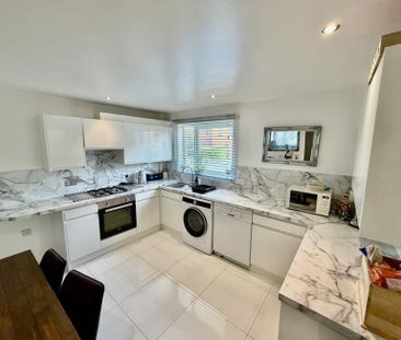 3 Bedroom Semi Detached To Let - Photo 3