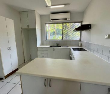 PERFECT UNIT IN GREAT LOCATION - Photo 5