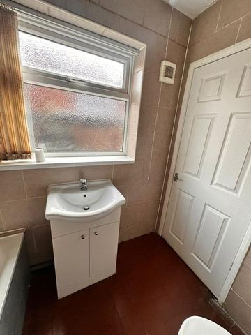 3 bedroom terraced house to rent - Photo 5