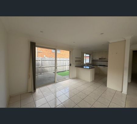 2/102 McClelland Street, Bell Park, Vic 3215 - Photo 5