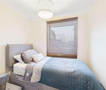 Stable Close, Burghfield Common, Reading, Berkshire, RG7 - Photo 5