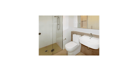 North East facing Spacious One Bedroom with Timber Floor. Inspection 0408668898 - Photo 5