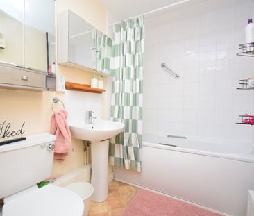 2 bedroom flat to rent, - Photo 3