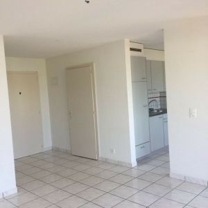 Appartement de 2,5 pièces au 1er étage - Photo 2
